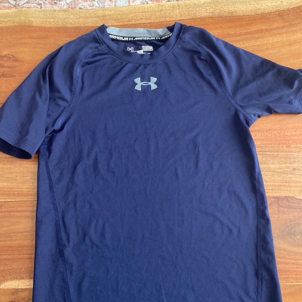 Youth large under armour heat gear Tshirt